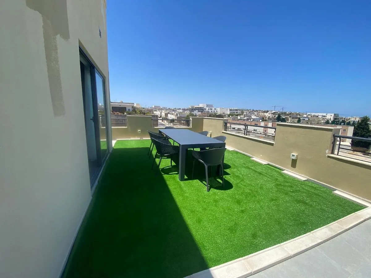 Frank'S 350 Sqm Churchill Penthouse Apartment San Gwann 0*,  Malta